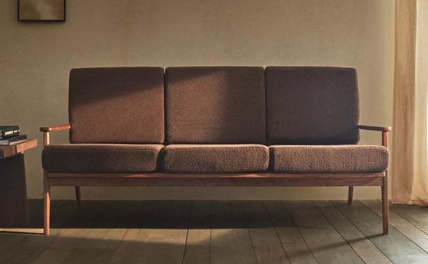 Sofá rebajado a 599 euros en Zara Home.