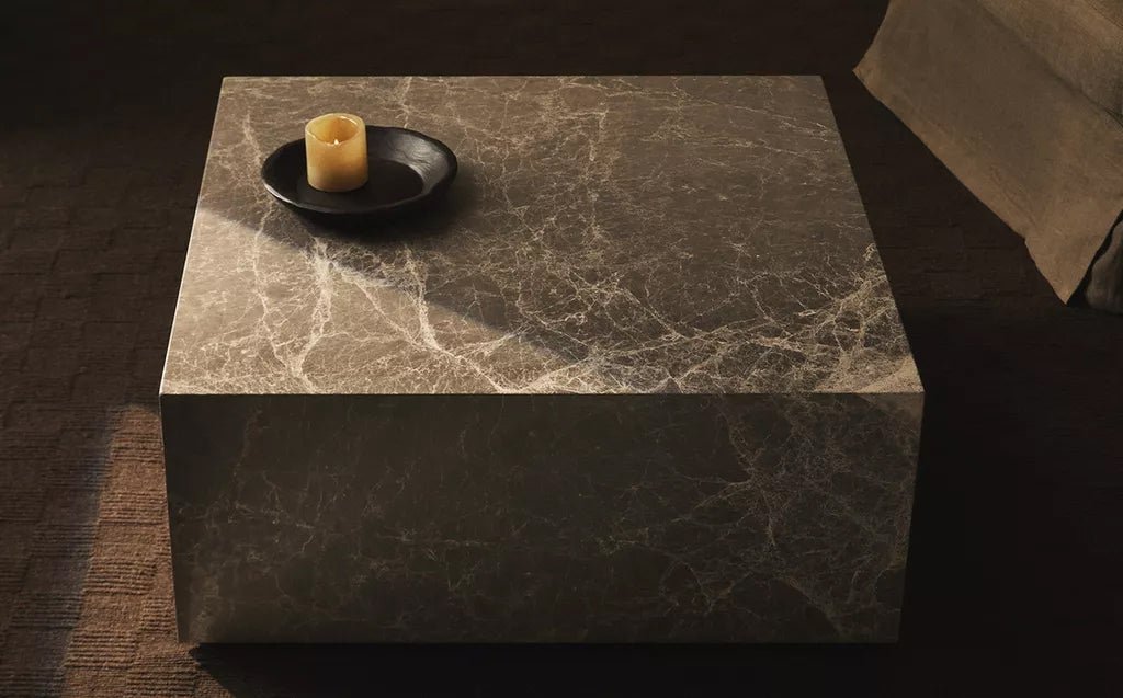 Mesa de mármol con ruedas, rebajada a 999 euros.