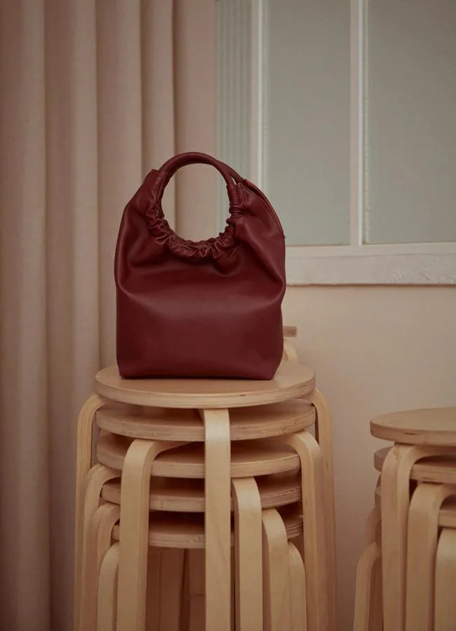 Bolso burdeos de Culto (279 euros).