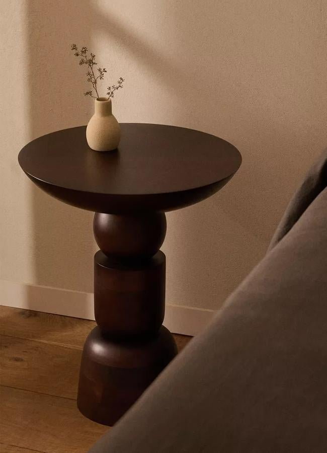 Mesa auxiliar geométrica de Zara Home (99.99 euros).