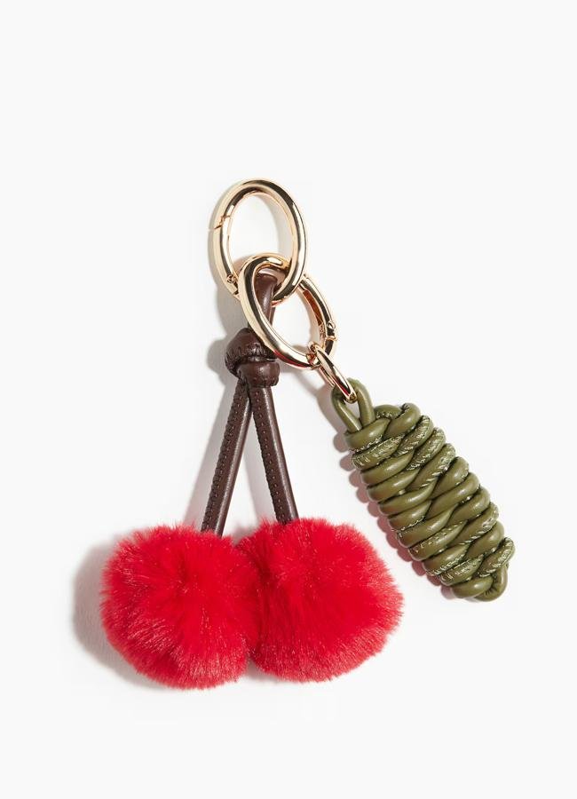 Charm con forma de cerezas de H&M (19,99 euros):
