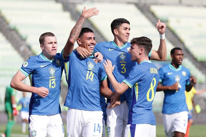 Brasil arrancó el torneo perdiendo 0-6 con Argentina pero se recuperó a tiempo. Foto: EFE/ Ronald Peña R.