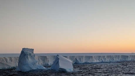 El mayor iceberg del mundo amenaza a un refugio de vida silvestre
