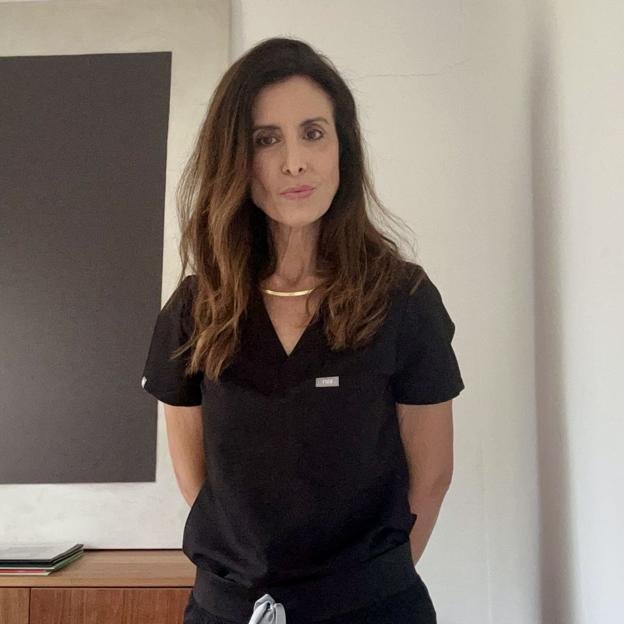 La doctora Gloria Villalba acaba de publicar el libro Al otro lado del bisturí. 