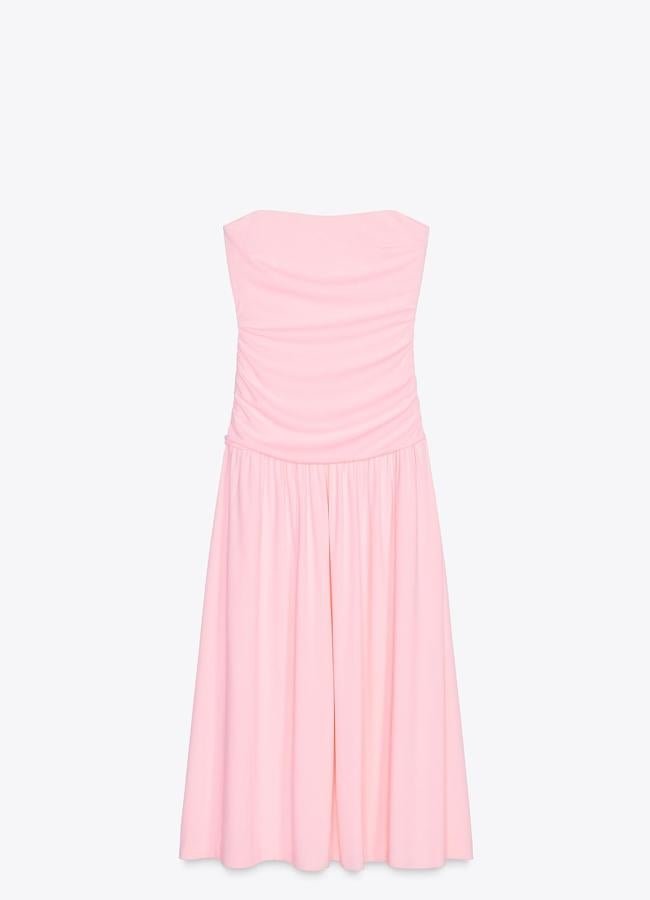 Vestido en palabra de honor de Zara.