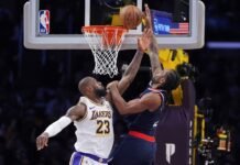 NBA: LeBron James quedó a un punto de una marca histórica y Curry anunció su ‘retiro’ de una jugada que repitió después de seis años