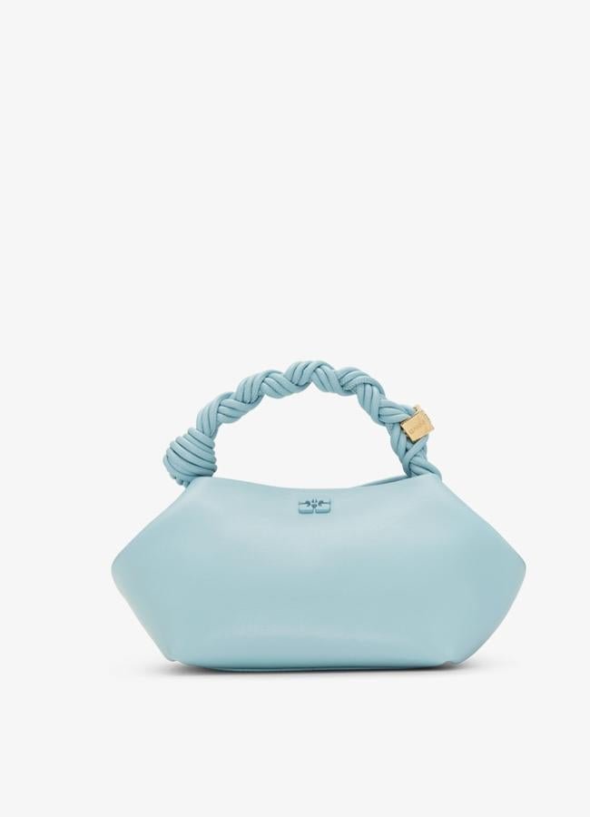 Bolso en color azul de Ganni.