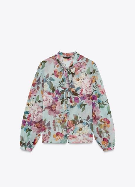 Blusa estampada de Zara (27,99 euros)