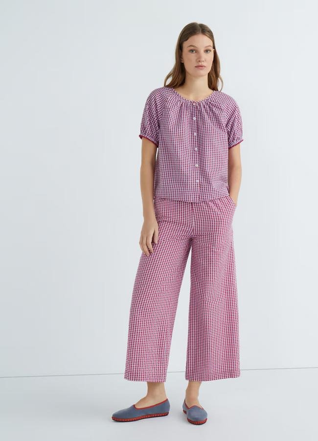 Conjunto con detalle de cuadros vichy de Hipercor.