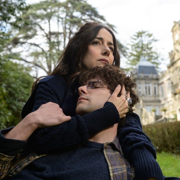 La relación entre Elmer y su madre será un pilar fundamental en la serie.