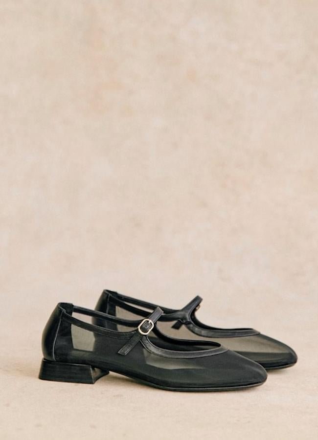 Merceditas de rejilla de Sézane, 155 euros.