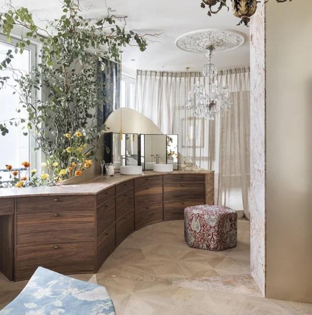 Espacio Strohm Teka, vestidor con baño «Origehm» diseñado por PILS FERRER en Casa Decor 2025.