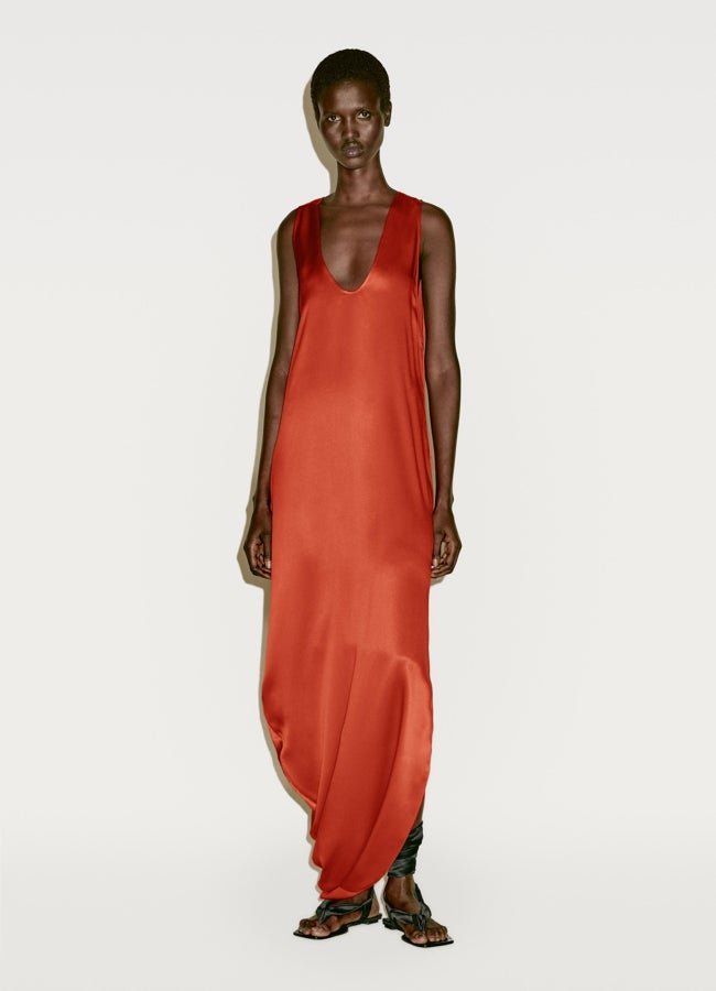 Vestido asimétrico de Massimo Dutti.