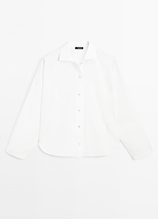 Camisa blanca, 59,95 euros.