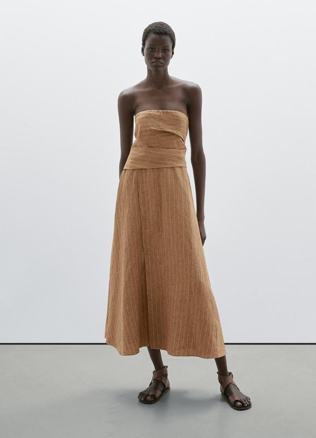 Vestido de palabra de honor, 89,95 euros.