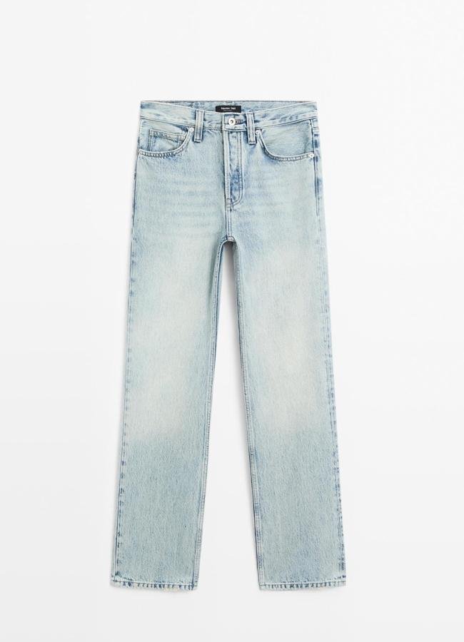 Jeans rectos, 49,95 euros.