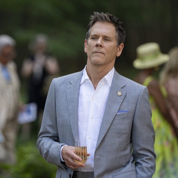 Kevin Bacon interpreta a Peter, el acaudalado marido de Michaela (Juliannne Moore).