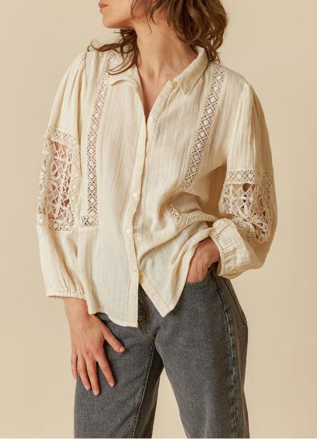 Camisa oversize con bordados geométricos de Indie&Cold, 110 euros.