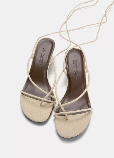 Sandalias de tiras de Pull & Bear (29,99 euros)