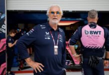 «Reserva, reserva, reserva»: la respuesta cómplice de Briatore cuando le preguntaron si Colapinto correrá en Alpine a partir de la carrera en Imola