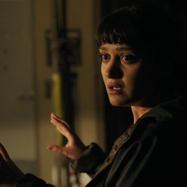 Ariela Barer es Mel, una de las compañeras de viaje de Abby y uno de los objetivos de Ellie, aunque en la adaptación del videojuego no lo parece.