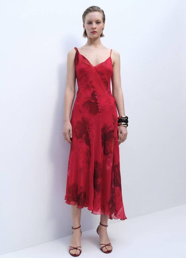 Vestido asimétrico floral de Mango (69,99€)