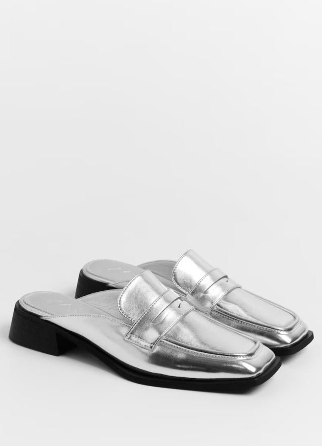 Zueco plateado de Mim, 59 euros.