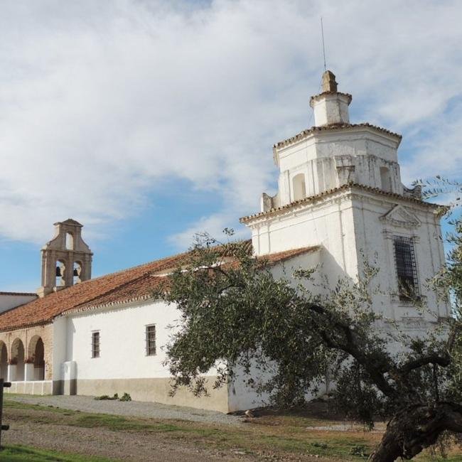 Exterior de la ermita de Nuestra Señora del Ara.