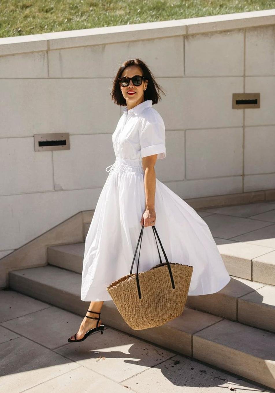 Los vestidos camiseros que tienes que llevar toda la primavera-verano si eres mayor de 50 años