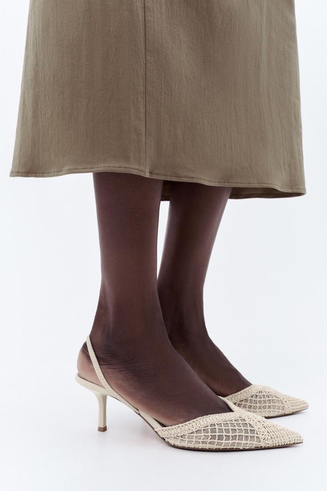 Zapatos talón abierto.