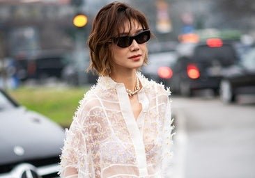 Blusas blancas de Zara que te van a ayudar a conseguir el fondo de armario ideal para esta temporada