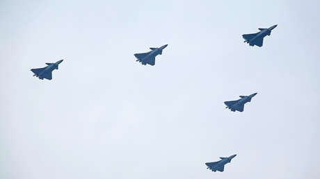 VIDEO: China intenta aprovechar sus drones avanzados en operaciones conjuntas con cazas furtivos