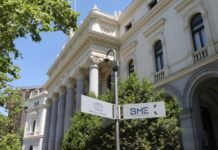 El Ibex 35 busca los 13.400 puntos tras subir un 0,1% en la apertura, pendiente de Puig (+1,8%)