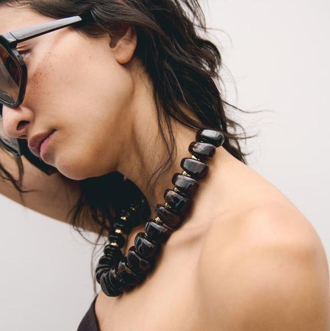 Collar de pierdas grande