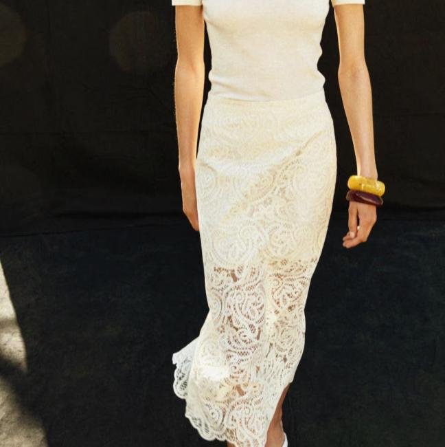 Falda de tubo en tejido de encaje