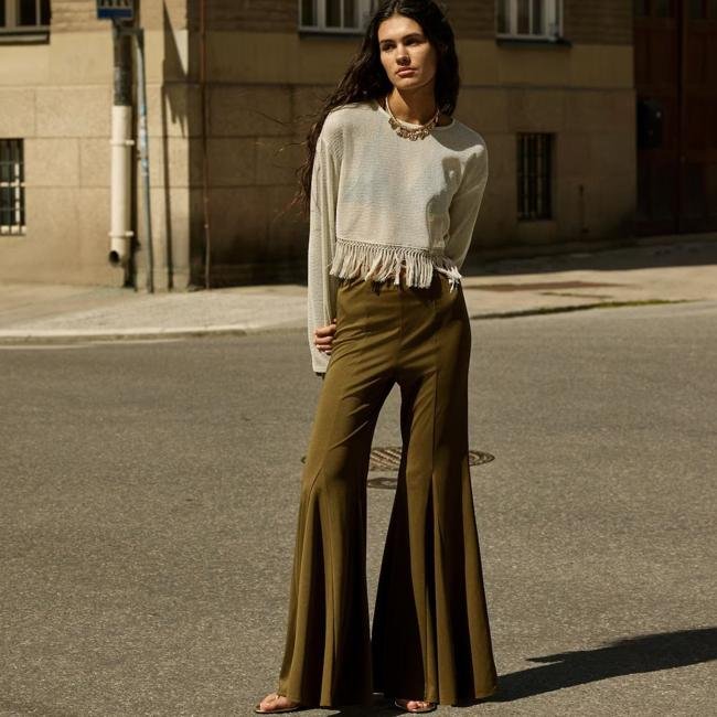 Pantalones con maxi campana