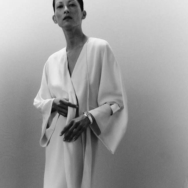 Vestido fluido con lazadas