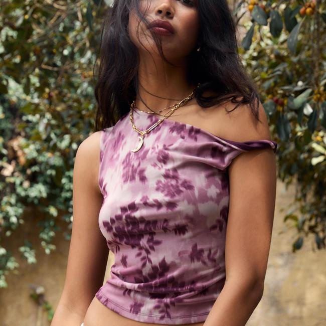 Top asimétrico de tul con floral print