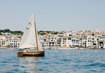 El pueblo de la Costa Brava que inspiró la canción Mediterráneo de Serrat: calas secretas y casitas de colores
