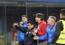 Los hinchas de Cerro Porteño intentaron agredir a Diego Martínez luego de que su equipo cayera en el torneo local