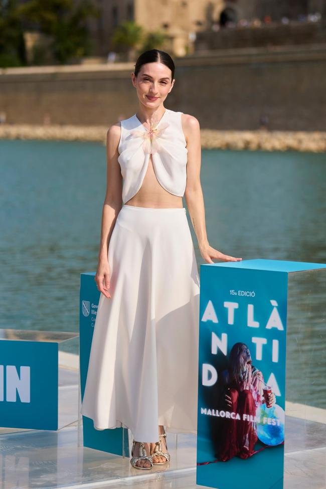 María Valverde con un conjunto de Pedro del Hierro.