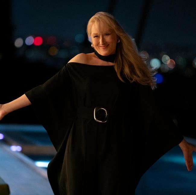 Meryl Streep en una imagen de la cuarta entrega de Solo asesinatos en el edificio, a la que regresará en la quinta temporada.