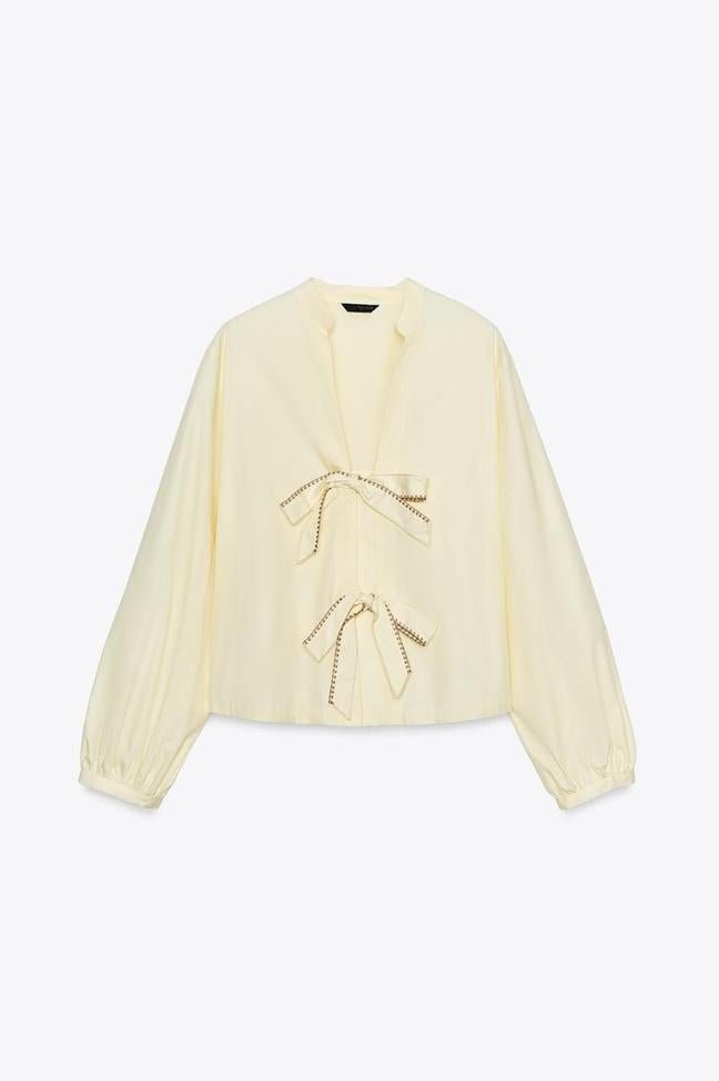 Blusa de Zara con detalle de lazos rebajada en Special Prices