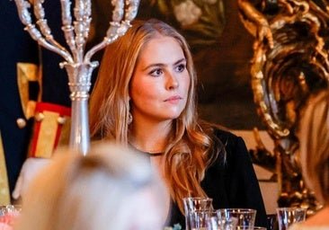 Amalia de Holanda estrena un vestido negro perfecto, y muy favorecedor, en la recepción de los líderes de la OTAN