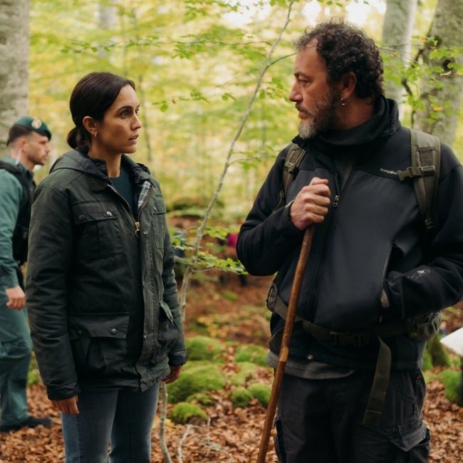 Megan Montaner y Roger Casamajor compartiendo una escena de La Caza. Irati.