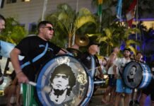 La Selección llegó a Guayaquil: un puñado de fieles hinchas argentinos, los curiosos y un ingreso raudo para esperar por el partido vs Ecuador