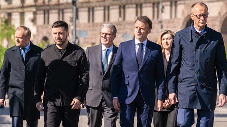 "Todos sonreímos entre dientes": FT sobre la inquietud de la UE ante la posible cumbre entre Putin y Trump