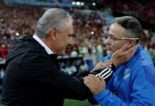 Flavio Robatto, el DT argentino que triunfa en el techo del mundo: cómo es dirigir al Bolívar en la altura, el papelito que lo marcó y por qué todavía no hay ‘Scalonismo’