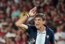 Gustavo Costas, con la fórmula del Coco Basile y Mostaza Merlo, aplica el inflador anímico de cara a la revancha de Racing ante Flamengo