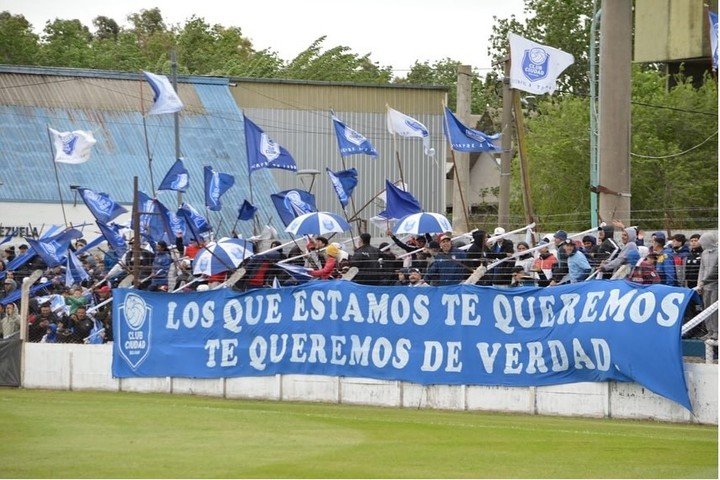 Cinco mil hinchas de Ciudad de Bolívar podrán acompañar a su equipo el domingo en San Nicolás. Foto: Club Ciudad de Bolívar.